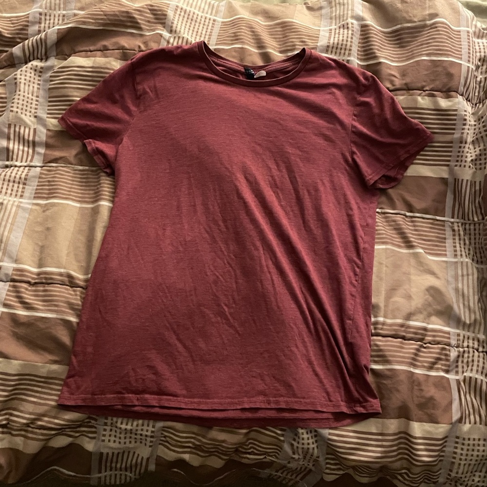 H&M • Plain Maroon Tee